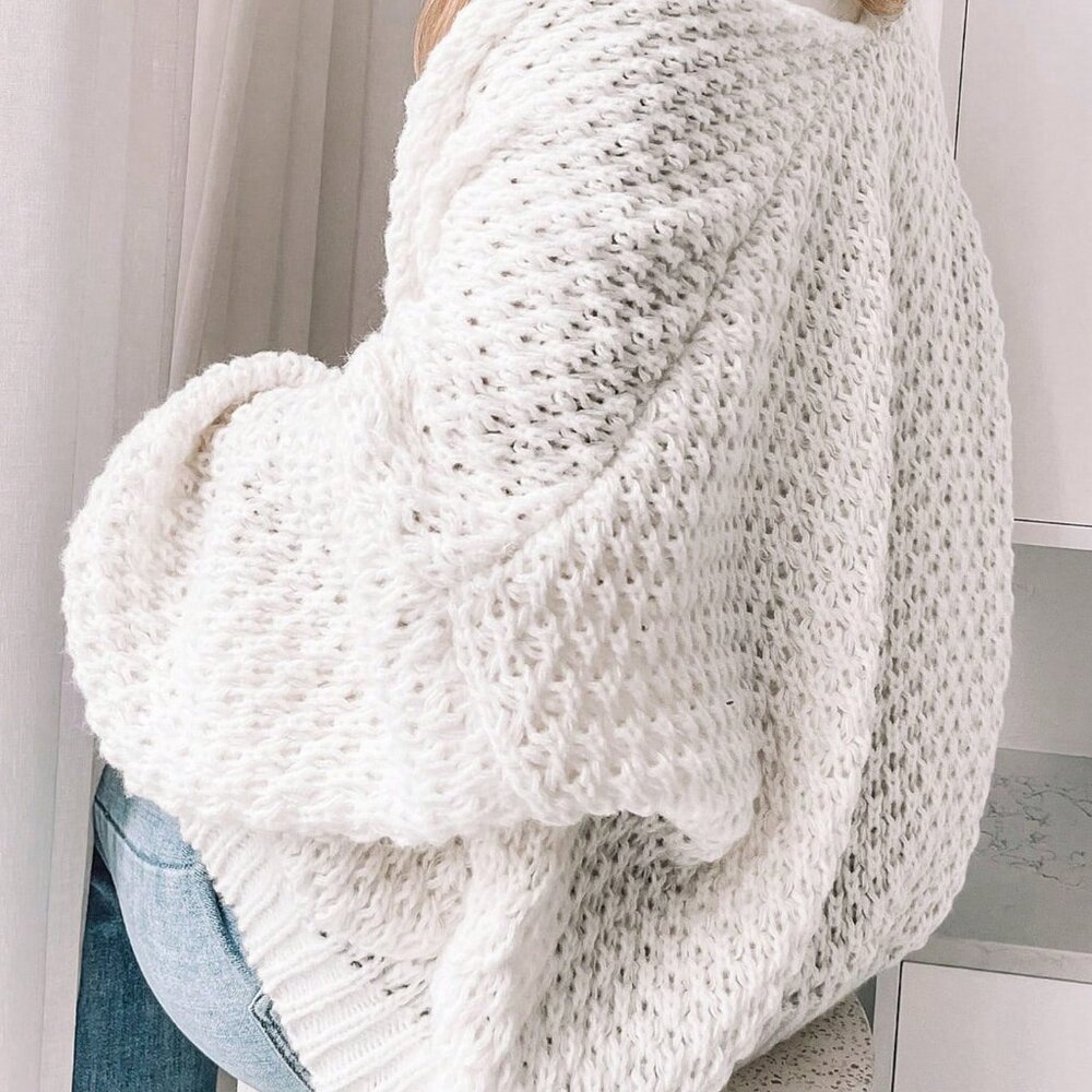 White Casual Women's Minimalist Long Sleeve Cardigan - Picture 6 of 7